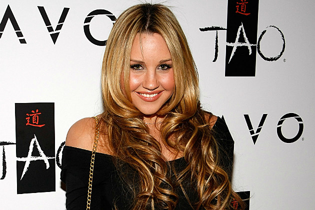 Amanda Bynes didn't wait for election results to go get her nails done. Amanda Bynes didn't wait for election results to go get her nails done.
