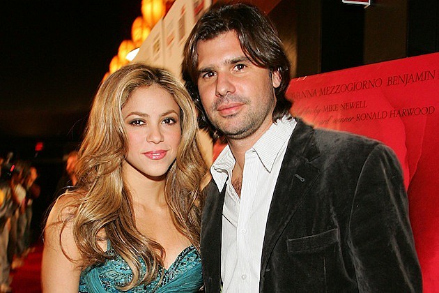 Shakira, Antonio de la Rua Shakira, Antonio de la Rua