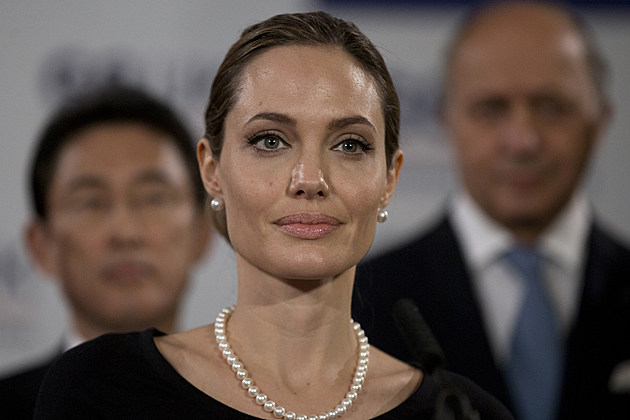 Angelina-Jolie Angelina-Jolie