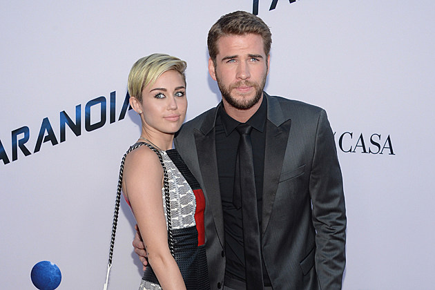 miley-cyrus-liam-hemsworth miley-cyrus-liam-hemsworth