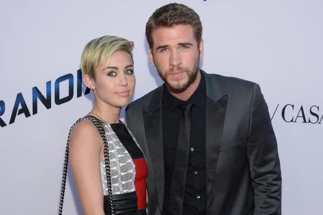 miley-cyrus-liam-hemsworth miley-cyrus-liam-hemsworth